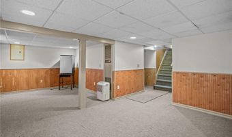 73 Penguin Ave, Warwick, RI 02818