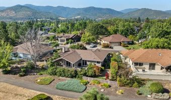 912 Cypress Point Loop, Ashland, OR 97520