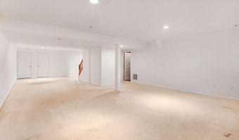 2004 GOLDEN MORNING Dr 30, Bowie, MD 20721
