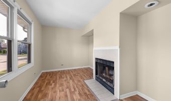 111 E Magnolia St, Arlington Heights, IL 60005