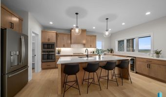 1517 W Autumn Cir, Brandon, SD 57005