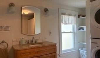 274 Parkview Ave, Bangor, ME 04401