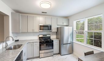 119 Sandpiper Ln, Bayville, NJ 08721