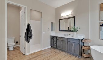 17066 Takipi Rd, Apple Valley, CA 92307