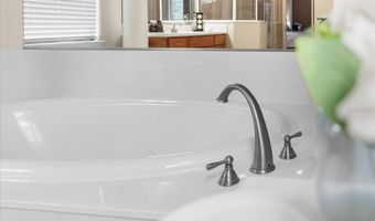 921 CLASSIC VIEW Dr, Auburndale, FL 33823