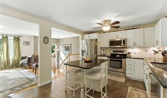 22 Camelot Cir, Johnston, RI 02919