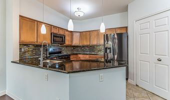 922 W Summerfield Glen Cir, Ann Arbor, MI 48103