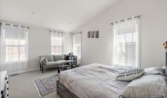 2824 Ridington Rd, Ann Arbor, MI 48105