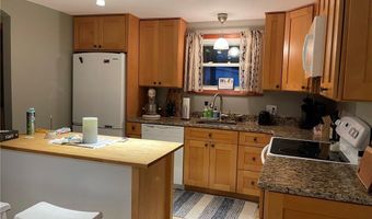 3 Henley St, Charlestown, RI 02813