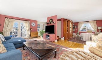 9 White Ter, Middletown, RI 02842