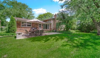 3010 N Kennicott Ave, Arlington Heights, IL 60004