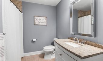 31 White Oak Ln, Aberdeen, NJ 07747