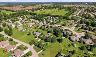 15586 Cedar Ln, Basehor, KS 66007