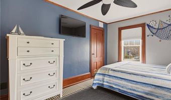 23 Clinton St, Newport, RI 02840