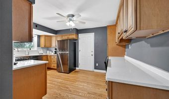 9828 Whitcomb Ln, Affton, MO 63123