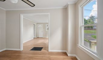 17 Overlook Ave, Bristol, CT 06010