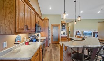 604 Ash Creek Dr, Beresford, SD 57004