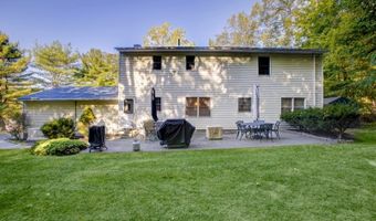 9 Crest Hill Dr, Alloway, NJ 07461
