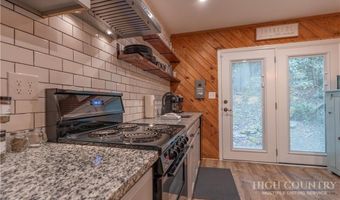 141 Snowflake Rd, Banner Elk, NC 28604