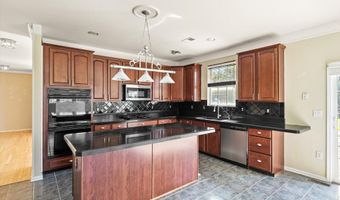 9 Denise Dr, Allentown, NJ 08501