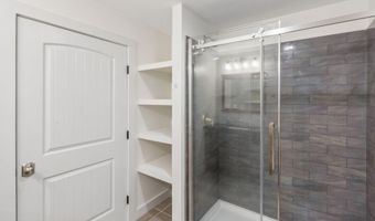 67 E West Ln, Belgrade, ME 04917