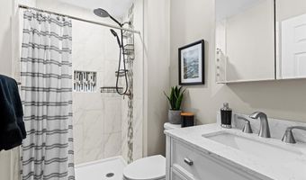 1329 Westbrooke Terrace Dr, Ballwin, MO 63021