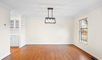 34 N GARFIELD St, Arlington, VA 22201