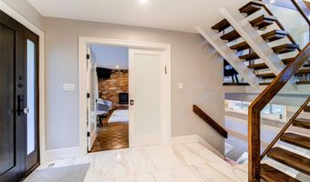 4 Ayr Ct, Airmont, NY 10901