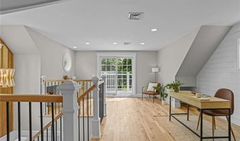 5 Lillis Ave, Barrington, RI 02806