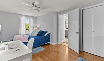 56 Pasture Farm Dr, Middletown, RI 02842