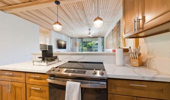 1875 KALANIANAOLE Ave 311, Hilo, HI 96720