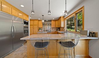 4211 NW Lower Village Rd, Bend, OR 97703