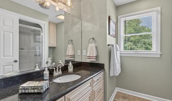490 Court St #22, Abingdon, VA 24210