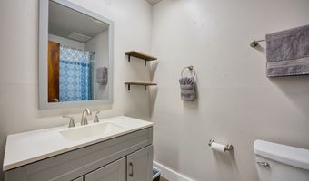 355 KALANIANAOLE St 225, Hilo, HI 96720