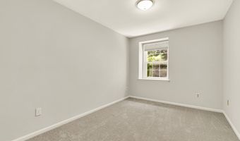 8 SANGAMORE Ct, Bethesda, MD 20816