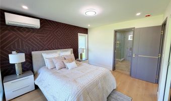 225 Aikane St, Kailua, HI 96734