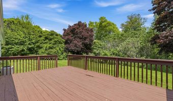 35 Dorchester Ln, Branford, CT 06405