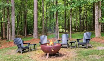 127 Laurel Ridge Dr, Alpharetta, GA 30004
