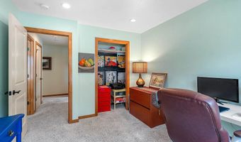 2744 W COMMONWEALTH Ct, Appleton, WI 54914