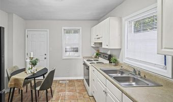 301 Lampert St, Alton, IL 62002