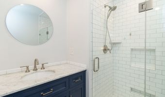 604 Plymouth Colony 604, Branford, CT 06405