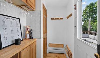 48 6th St, Bangor, ME 04401