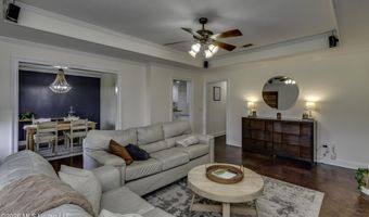 128 W Pinebrook Dr, Brandon, MS 39047
