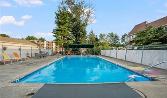 200 Hoffman Ave 402, Cranston, RI 02920
