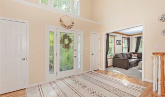 225 Linwood Ln, Aurora, OH 44202