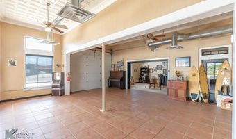 1305 S 1st St, Abilene, TX 79602