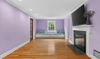 1006 King Rd, Cheshire, CT 06410