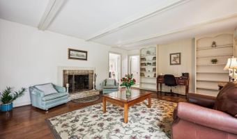 7600 CHARLESTON Dr, Bethesda, MD 20817