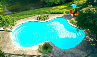 1 Crosstie Ln, Batesville, IN 47006