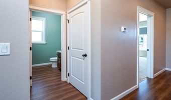 2000 NE SUMMIT Dr, Albany, OR 97321